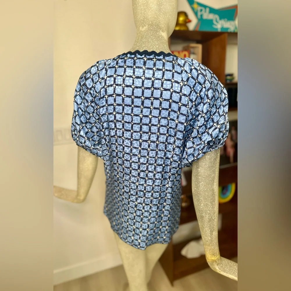 SILK Andrew GN Blue RicRac Square Patterned Short Sleeve Blouse. Size 38 - Picture 5 of 9